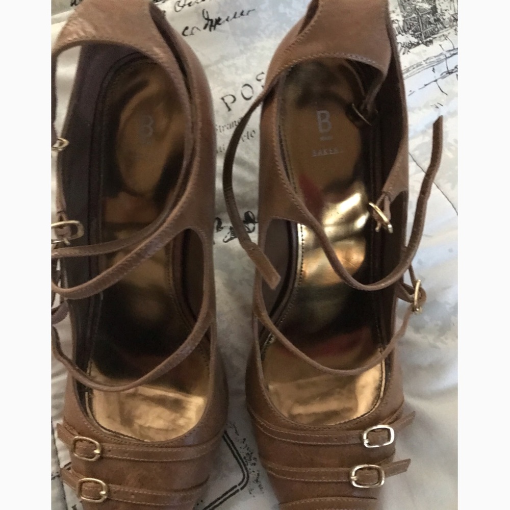 Baker’s Brown Size 9 High Heel - Picture 3 of 4